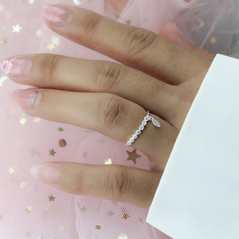 Ladies Fashion Simple Temperament Diamond Ring
