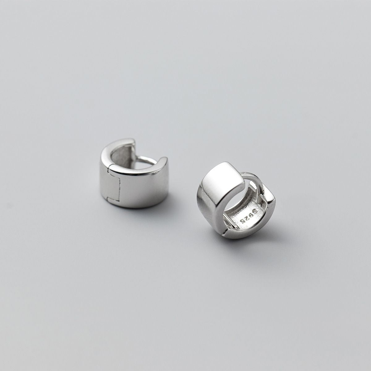 Silver Glossy Simple Wide-faced Ear Clip