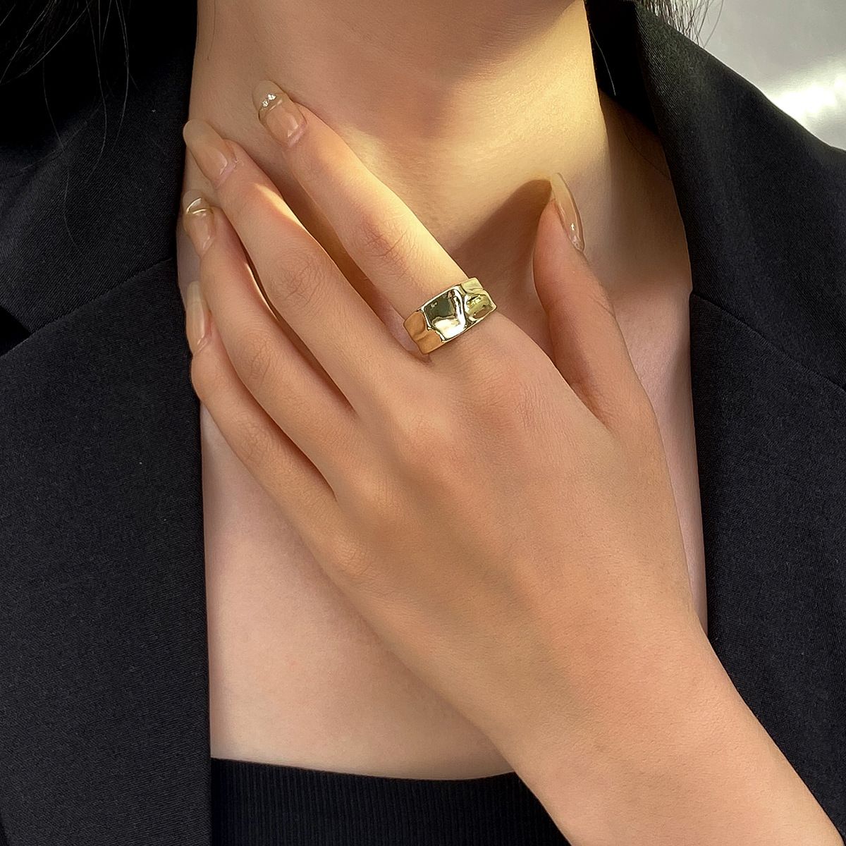 Simple Retro Knuckle Water Drop Geometry Diamond Ring