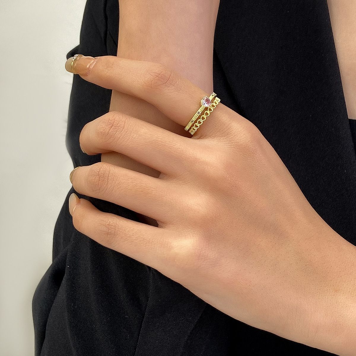 Simple Retro Knuckle Water Drop Geometry Diamond Ring
