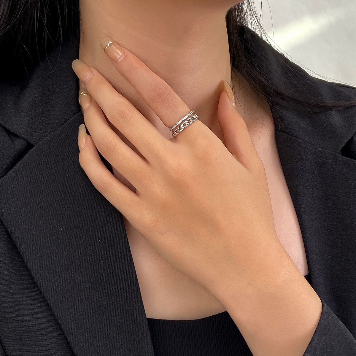 Simple Retro Knuckle Water Drop Geometry Diamond Ring