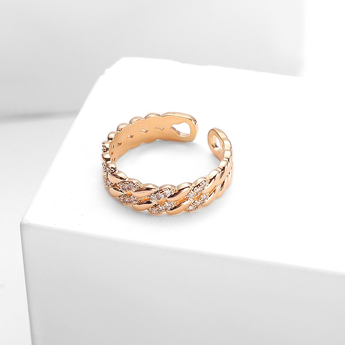 Simple Retro Knuckle Water Drop Geometry Diamond Ring