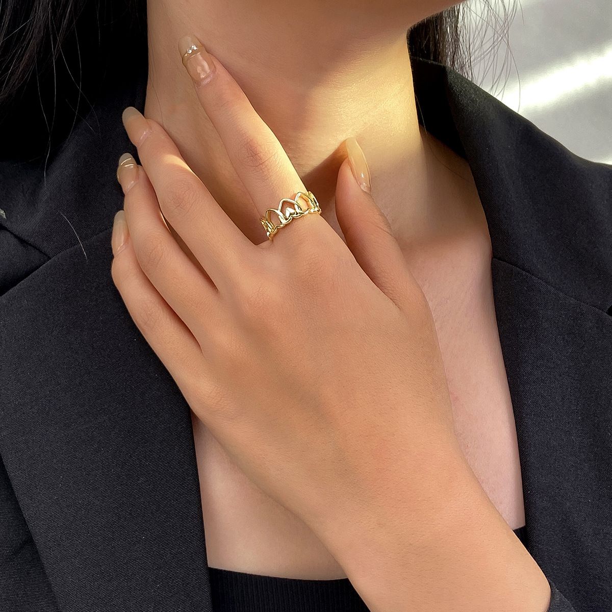 Simple Retro Knuckle Water Drop Geometry Diamond Ring