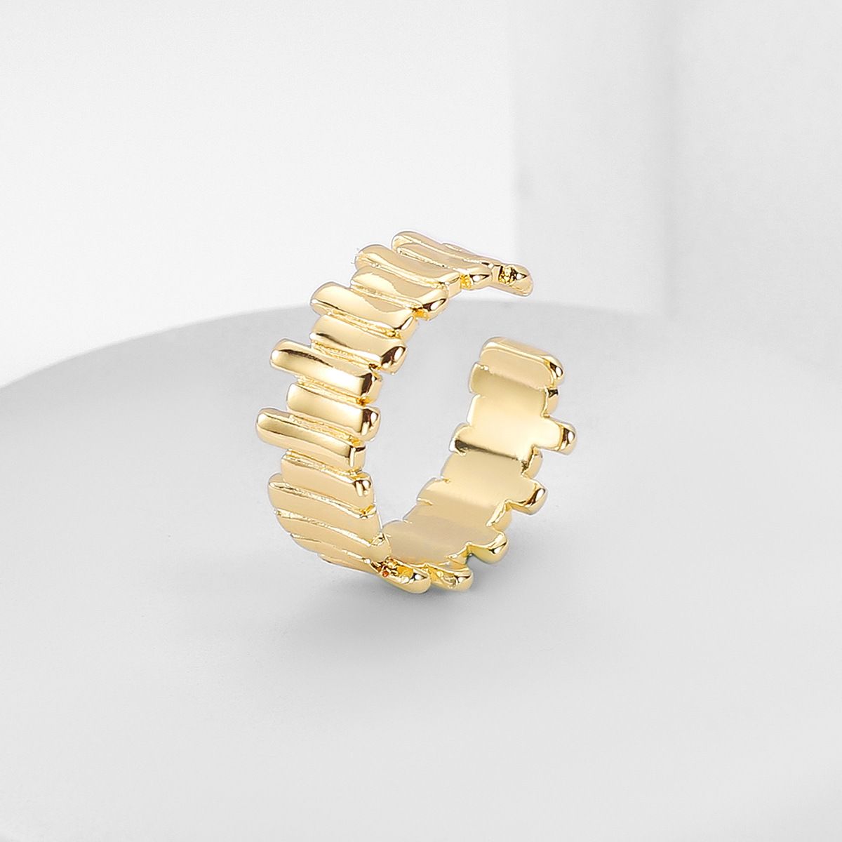 Simple Retro Knuckle Water Drop Geometry Diamond Ring