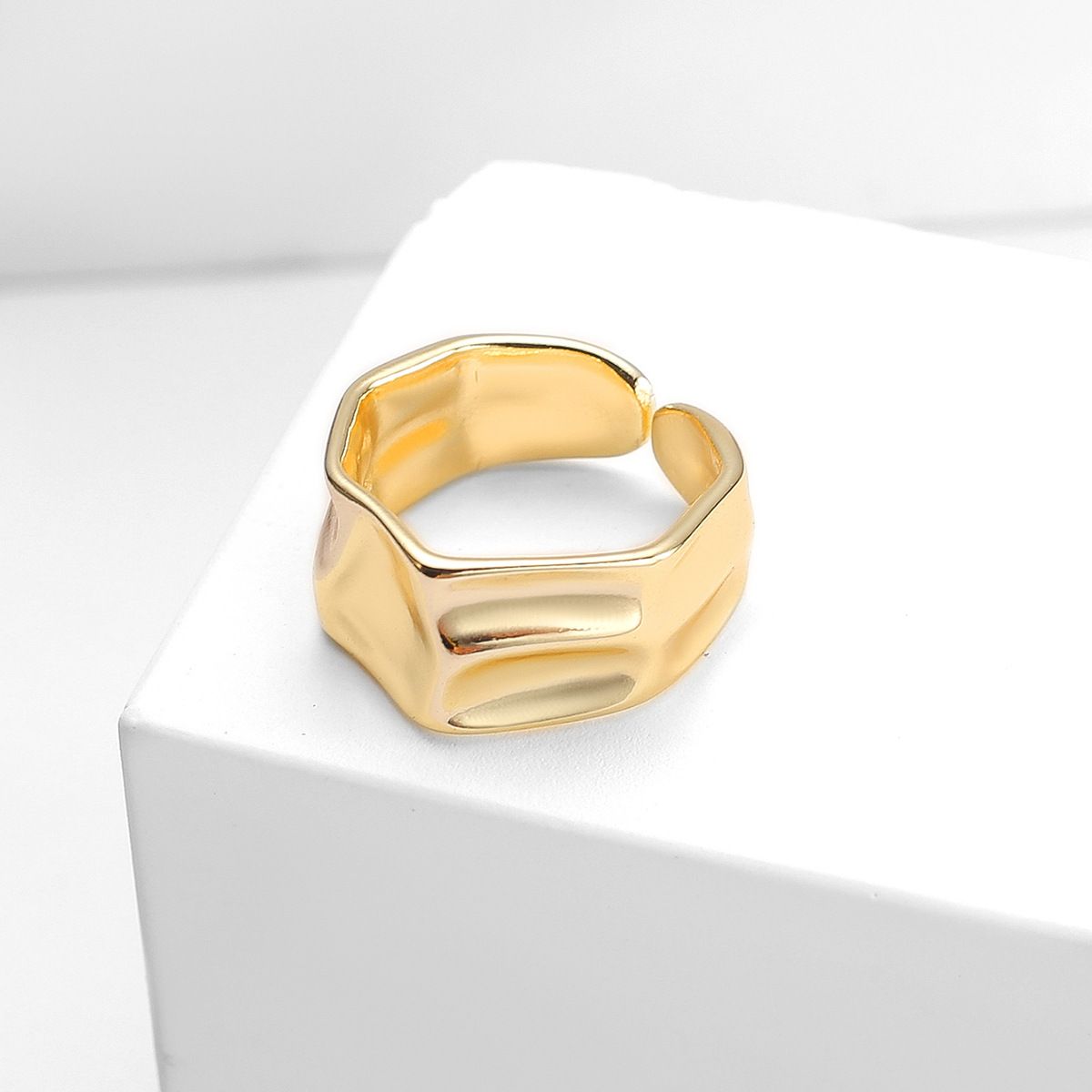 Simple Retro Knuckle Water Drop Geometry Diamond Ring