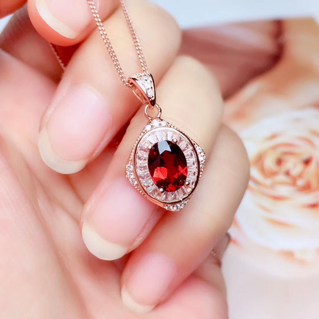 Ladies Natural Garnet Stud Earrings Set