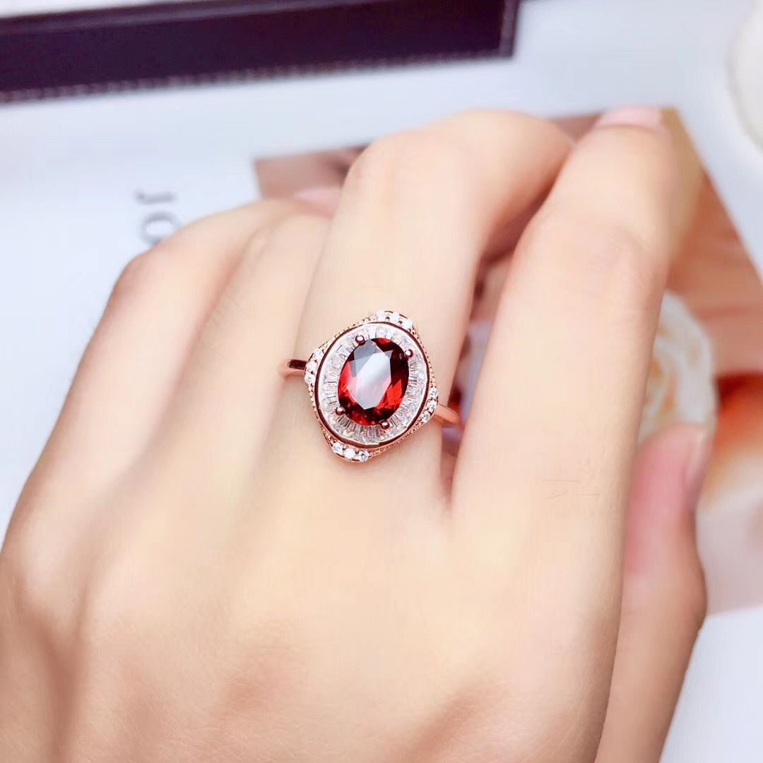 Ladies Natural Garnet Stud Earrings Set