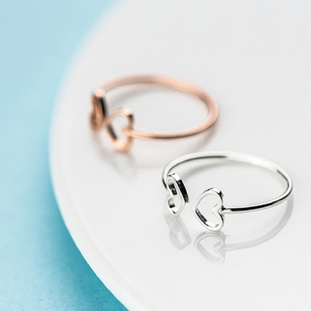 Women's Hollow Heart Fashion Silver Ring