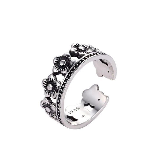 Openwork Daisy Vintage Ring Ornament