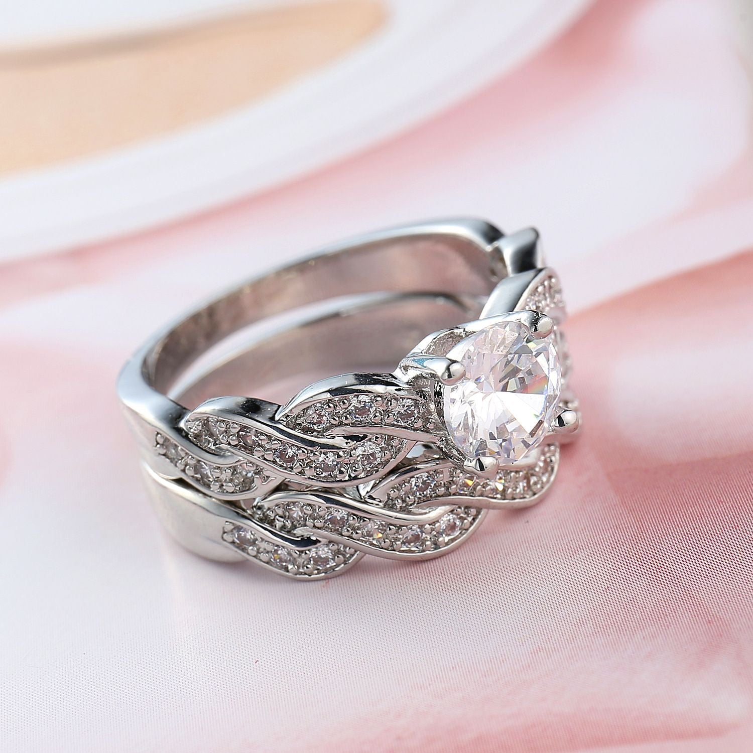 European And American White Zircon Couple Ring